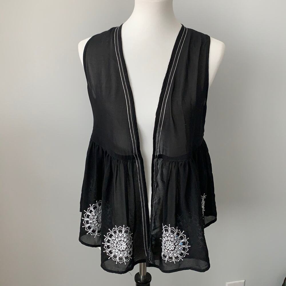 Versona Black Sheer Snowflake Mandala Vest Sz S